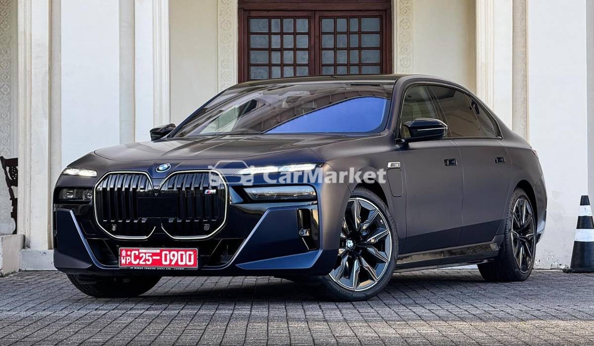 Image BMW M760 Full spec 575Bhp 2025 